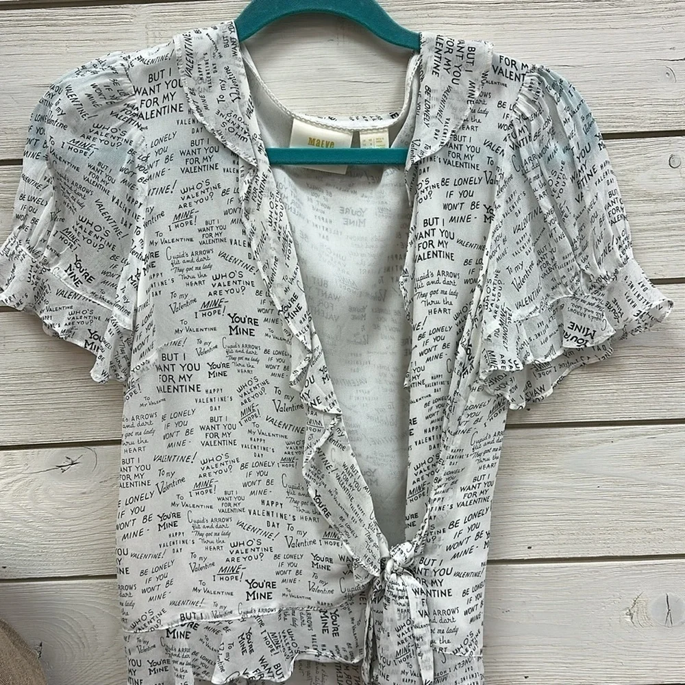 Maeve from ANTHROPOLOGIE love Note valentine romantic script Wrap Top Size 6 NWT - Picture 3 of 7